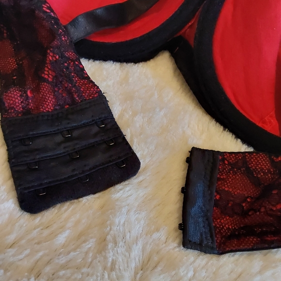 🌺 NWOT Frederick's Red/Black Lace Balconette Bra - Picture 5 of 9